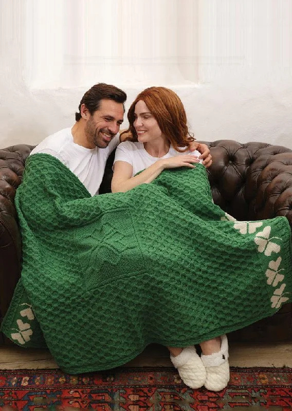 Casual Fit Aran Shamrock Blanket | Green