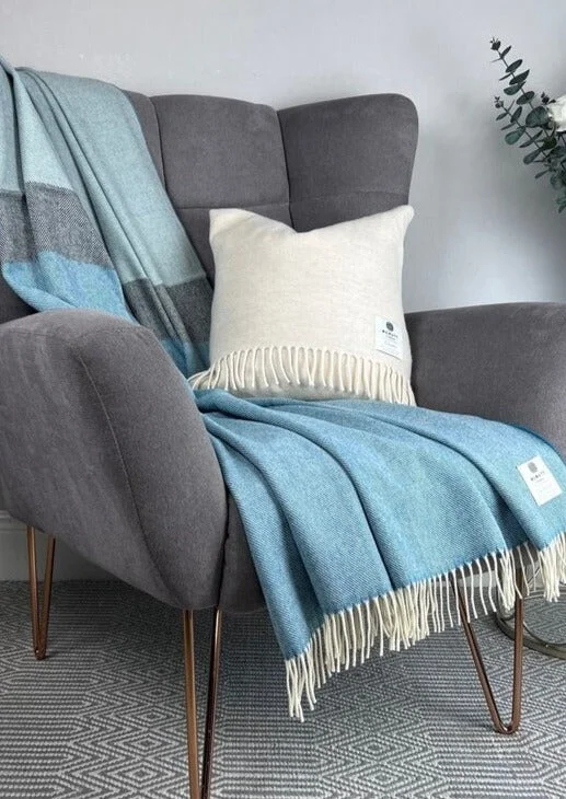 Urban Chic Mcnutt Vienna Super Soft Blanket