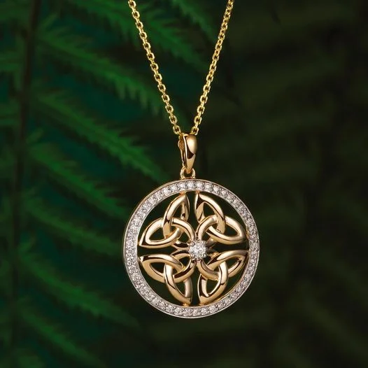 Chic Relaxation 14k White Yellow Gold Diamond Trinity Pendant