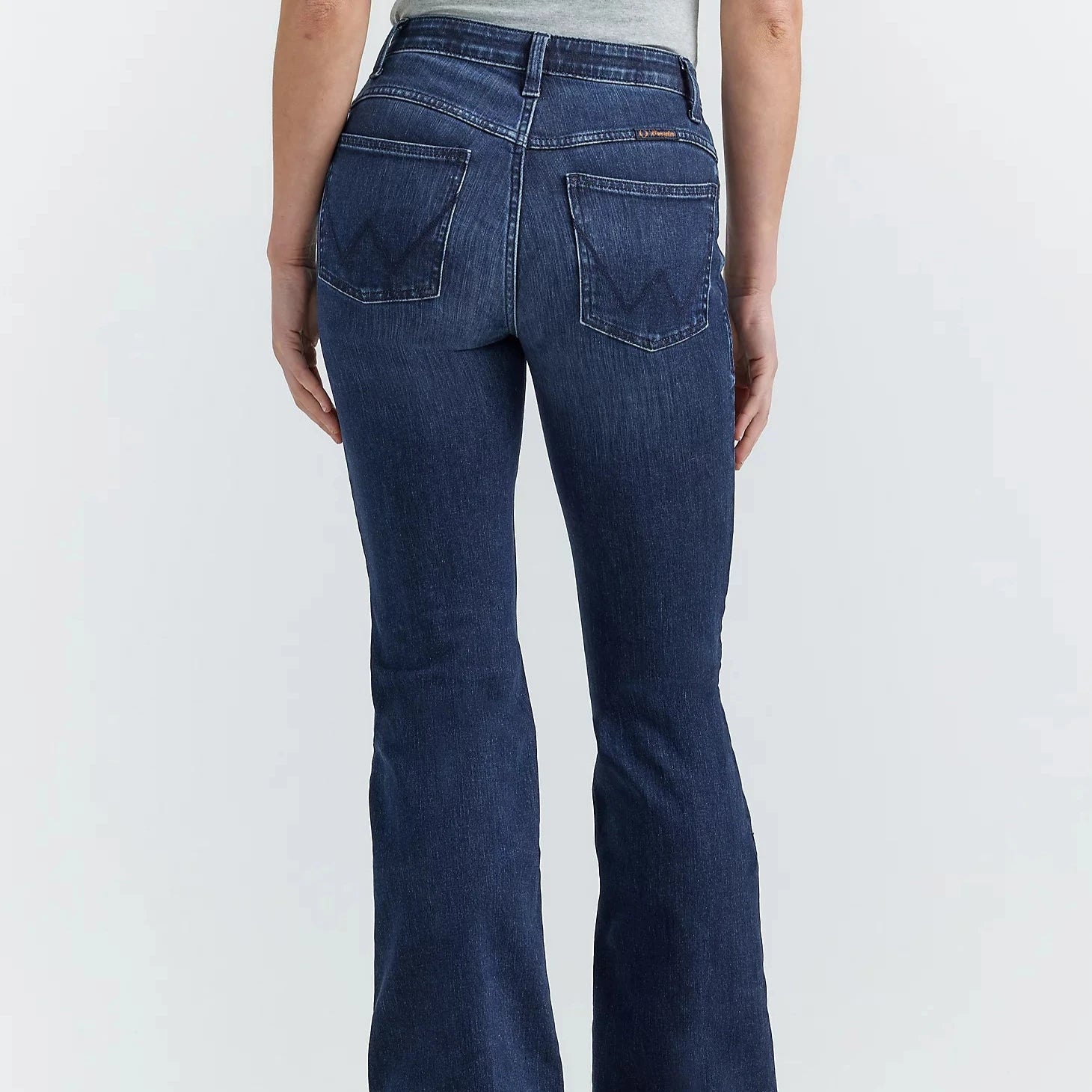 Age-reducing Style Wrangler Women's Willow Ultimate Riding Trouser Jean in Sloane