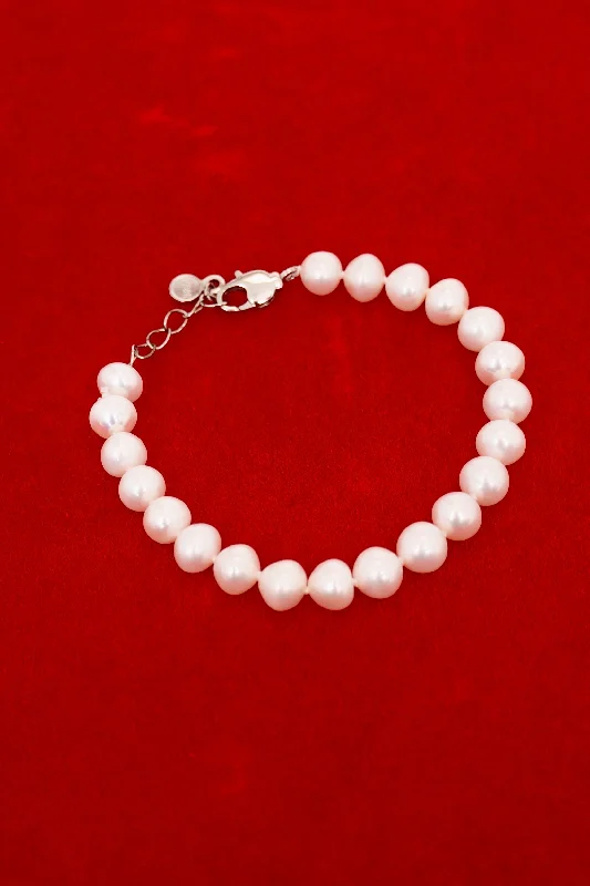 Versatile Items White Pearl Bracelet