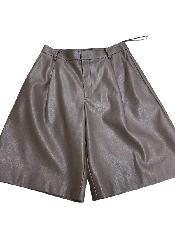 Versatile Comfort Shorts By Clothes Mentor In Brown, Size: 6