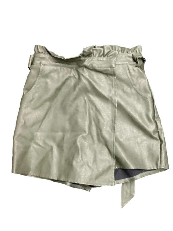 Cozy Lifestyle Shorts By Clothes Mentor In Green, Size: M