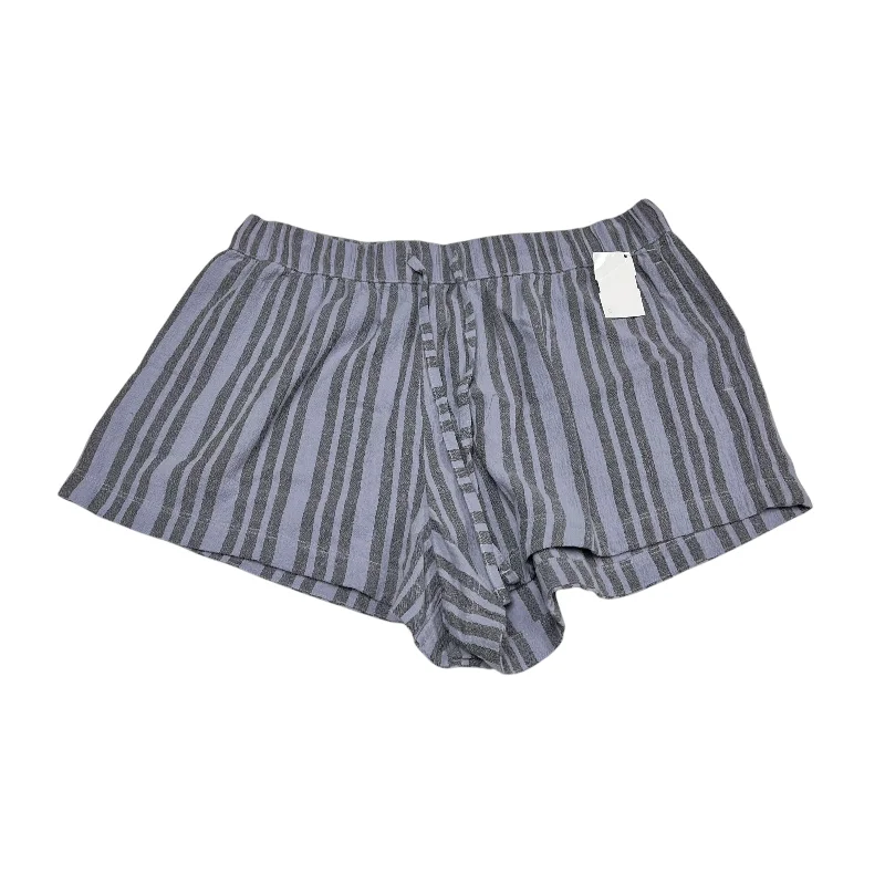 Comfortable Fashion Shorts By Clothes Mentor In Purple, Size: M