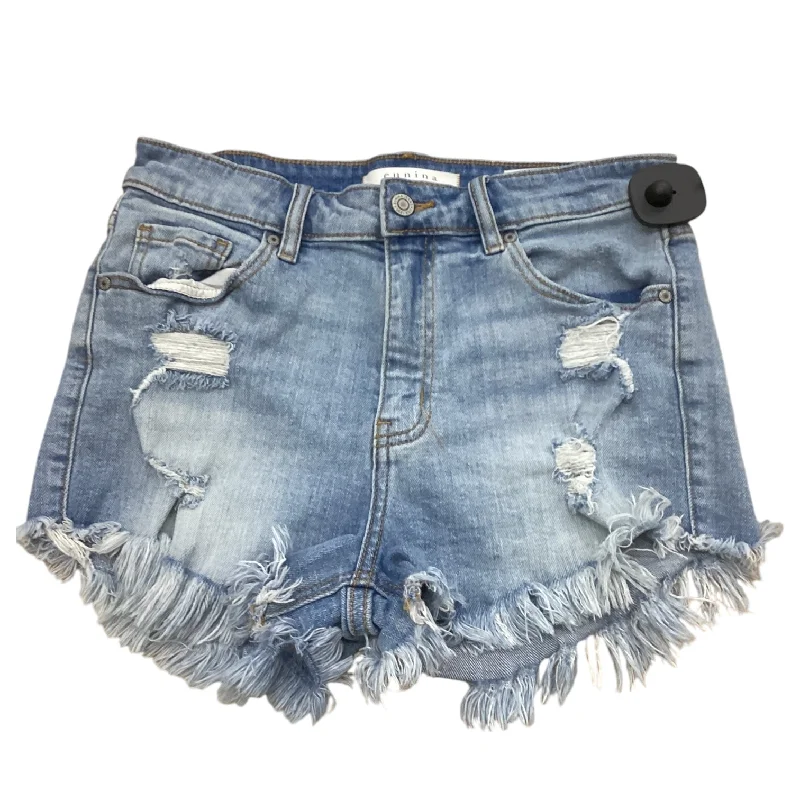 Warm Wear Shorts Designer By Clothes Mentor In Blue Denim, Size: 26