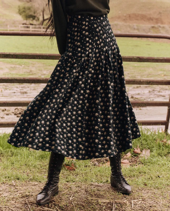 Free And Comfortable The Rhythm Skirt. -- Night Lily